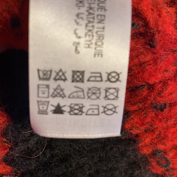 NWOT. Zara Black and Red Knit Sweater. Size S. - Picture 10 of 10